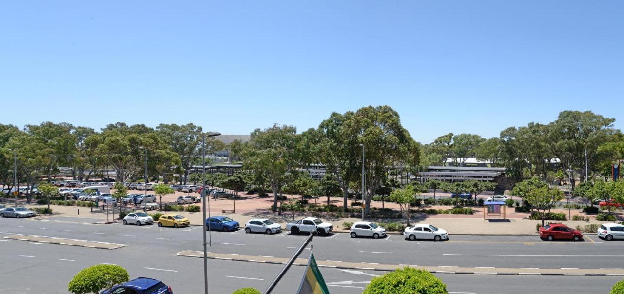 Apartment 204 - 2bdr Close To V&a Waterfront *